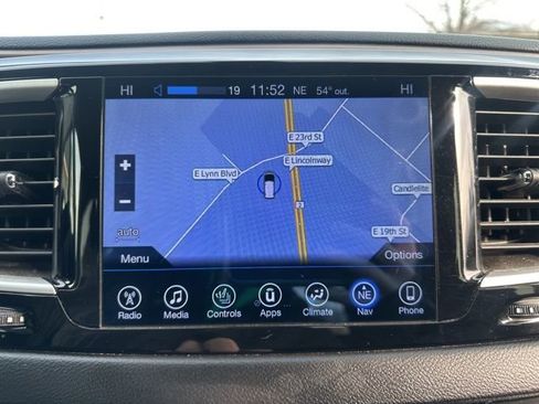 Used 2017 Chrysler Pacifica Touring-L image 43