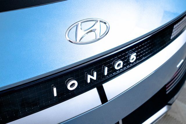 Certified 2023 Hyundai Ioniq 5 SEL AWD/4WD image 11