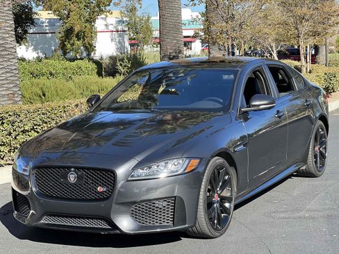 Used 2017 Jaguar XF S image 24