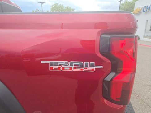 Used 2026 Chevrolet Colorado Trail Boss w/ LPO, Skid Plate Package AWD/4WD image 5