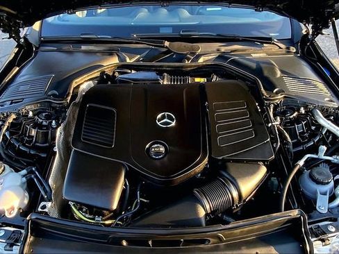 Used 2025 Mercedes-Benz C 300 4MATIC Sedan image 26