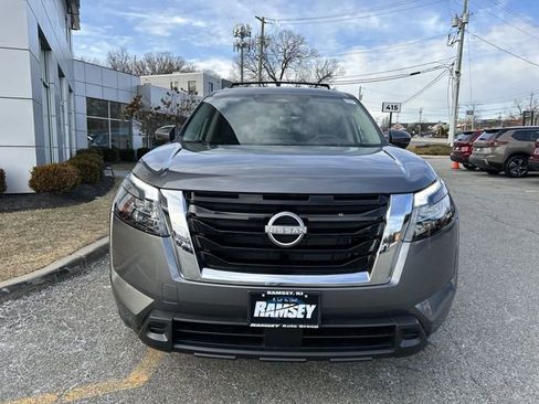 Certified 2025 Nissan Pathfinder SV AWD/4WD image 3
