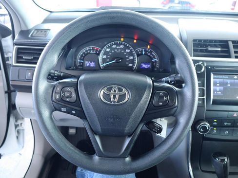 Used 2015 Toyota Camry LE image 20