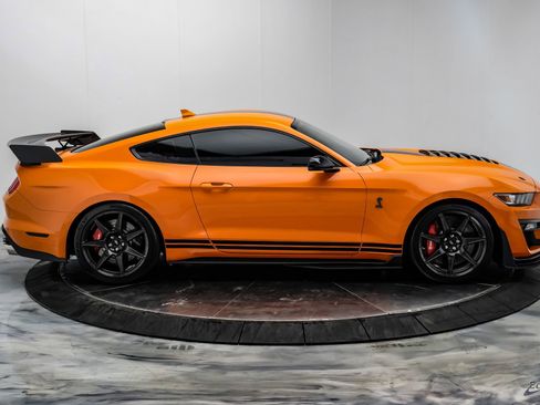 Used 2020 Ford Mustang Shelby GT500 w/ Carbon Fiber Track Pack RWD image 26