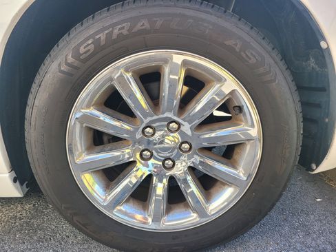 Used 2014 Chrysler 300 C w/ Light Group RWD image 8