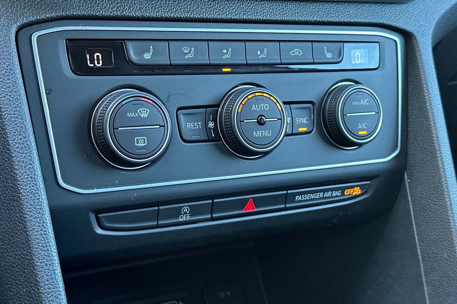 Used 2019 Volkswagen Atlas SE w/ Towing Package FWD image 22