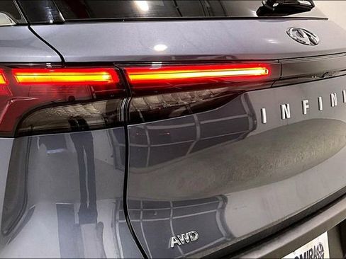 Used 2023 INFINITI QX60 Luxe image 41