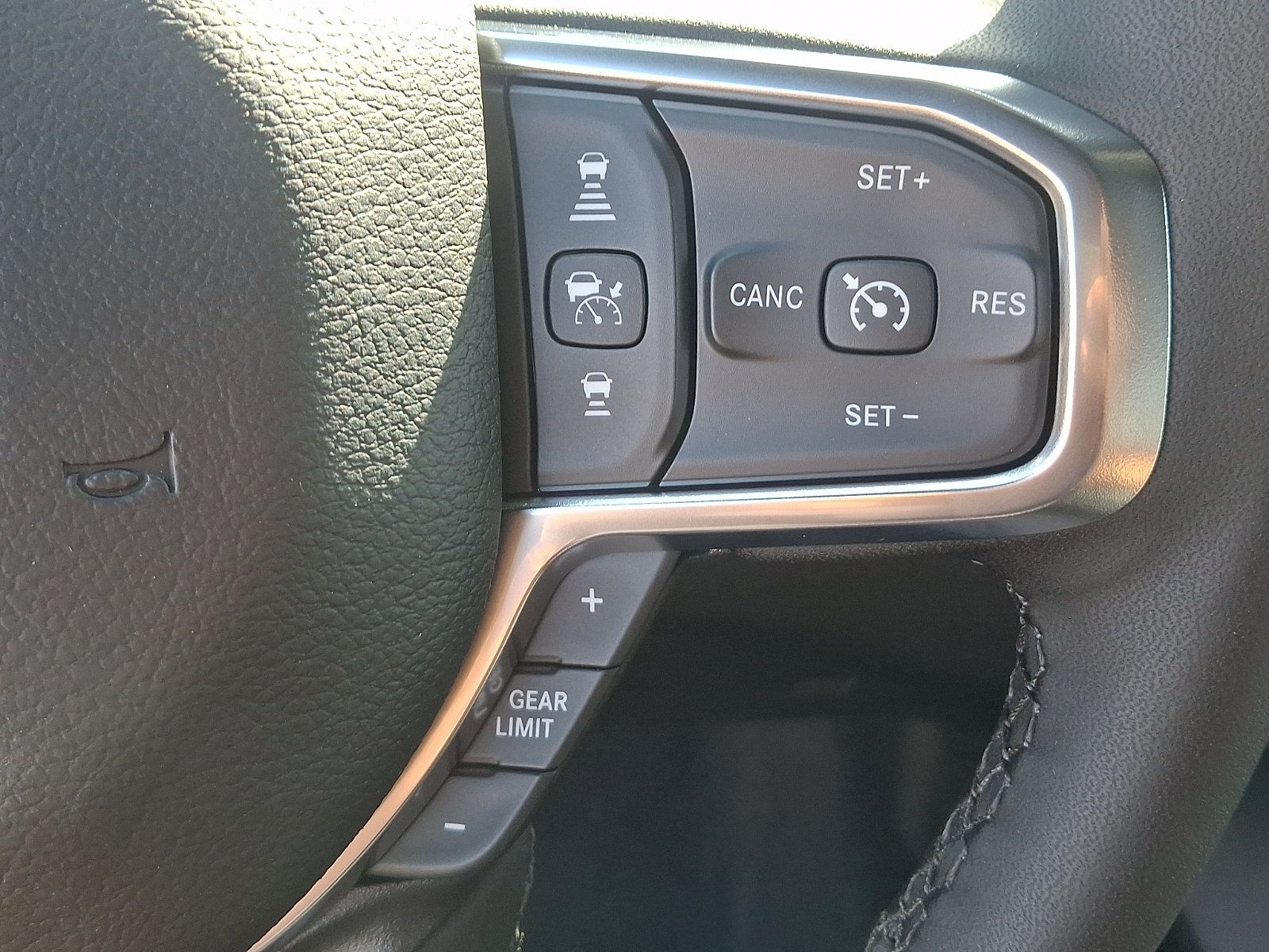 New 2026 RAM 1500 Laramie w/ Laramie Preferred Package AWD/4WD image 18