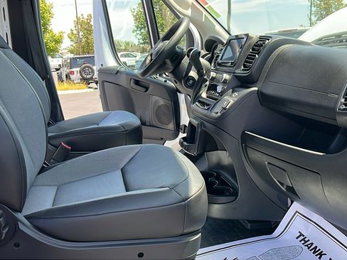 Used 2025 RAM ProMaster 2500 w/ Convenience Group FWD image 13