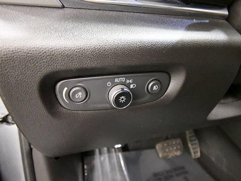 Used 2021 Chevrolet Traverse LT AWD/4WD image 19