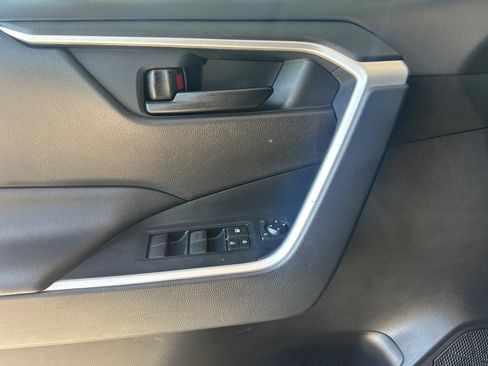 Certified 2022 Toyota RAV4 LE FWD image 13