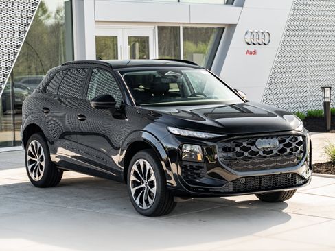 New 2026 Audi Q3 quattro 2.0T AWD/4WD image 2