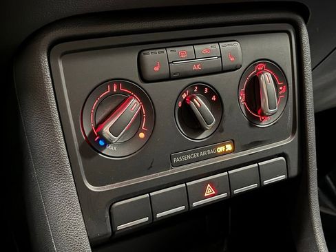 Used 2014 Volkswagen Beetle R-Line image 9