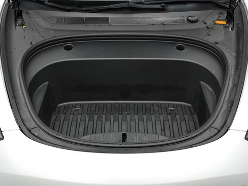 Used 2021 Tesla Model 3 Standard Range Plus image 32