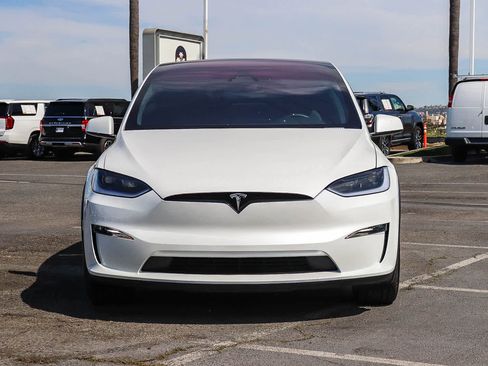 Used 2023 Tesla Model X Plaid image 2