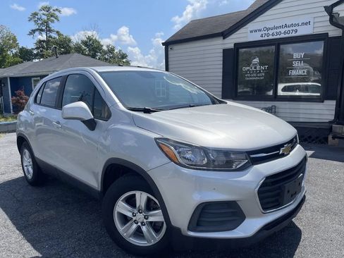 Used 2021 Chevrolet Trax LS w/ Tint and Cruise Package FWD image 1