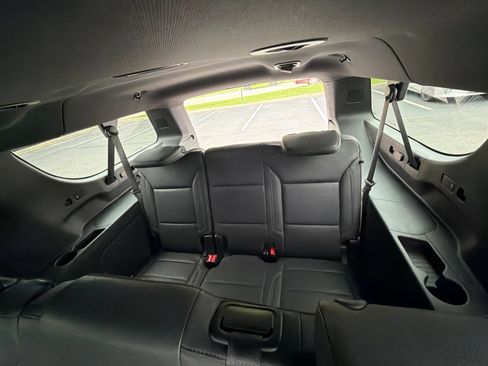 Used 2024 Chevrolet Suburban LT AWD/4WD image 28
