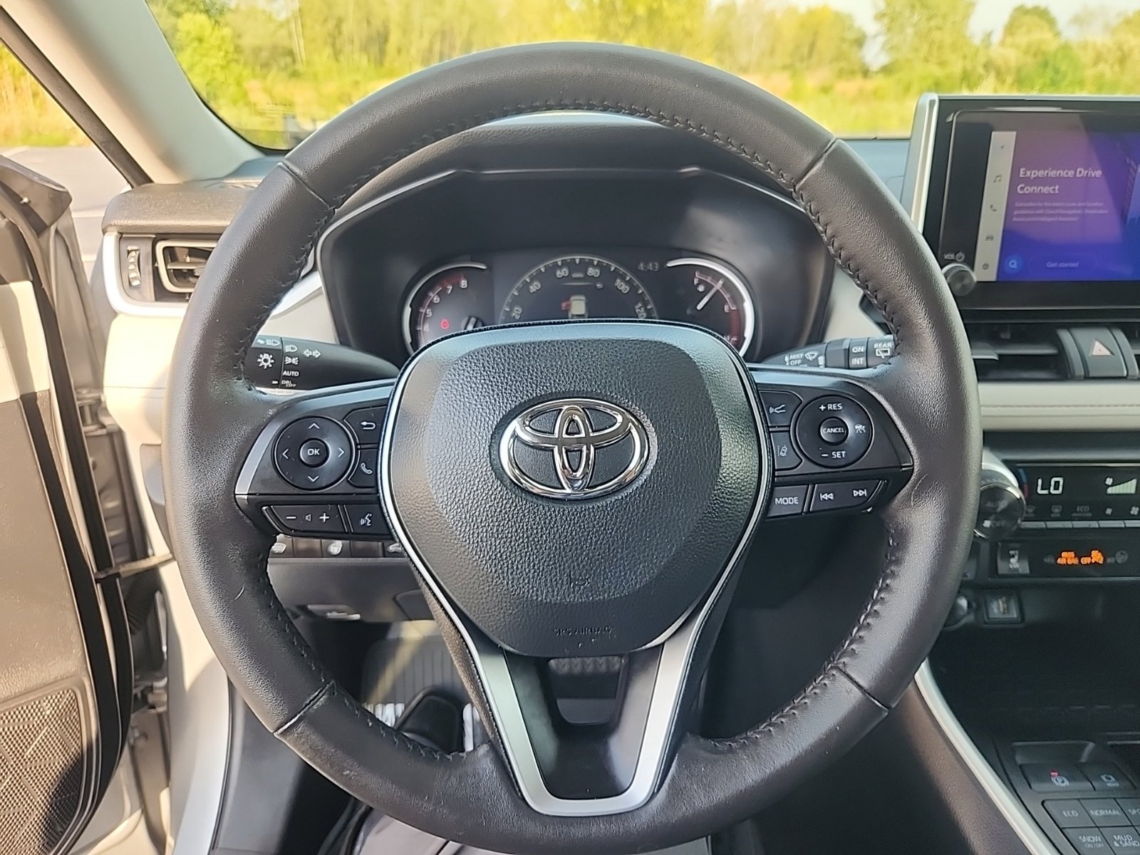 Used 2024 Toyota RAV4 XLE w/ Convenience Package AWD/4WD image 20