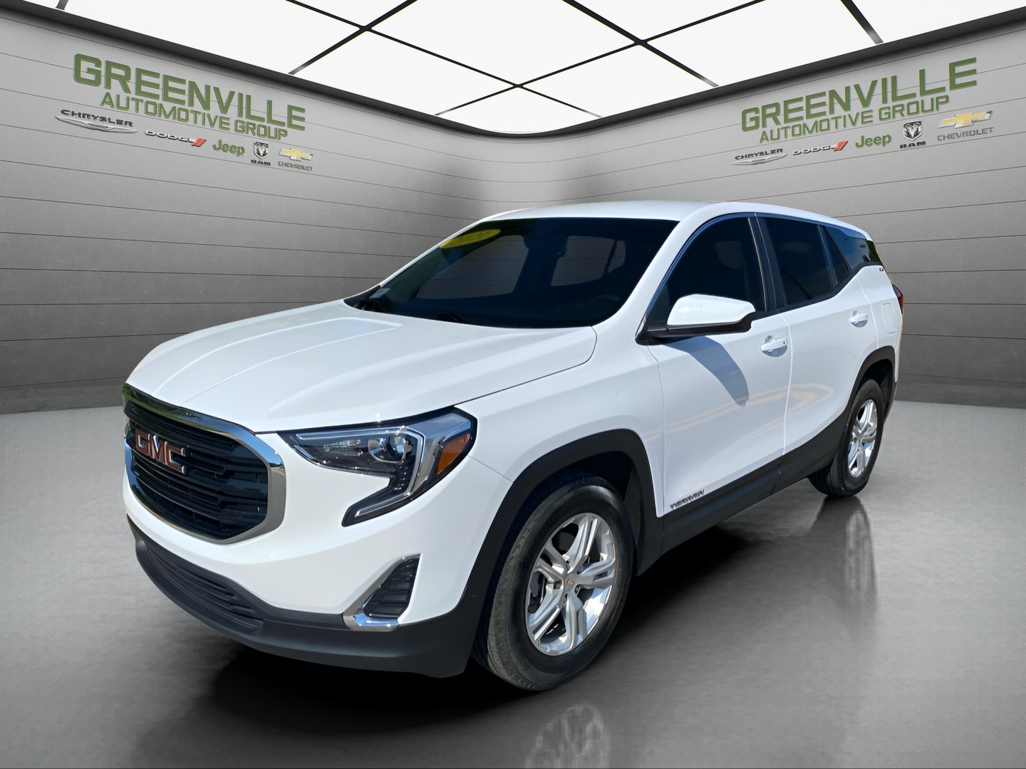 Used 2021 GMC Terrain SLE FWD image 1