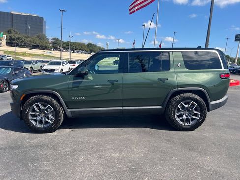 Used 2025 Rivian R1S Adventure Dual AWD/4WD image 9