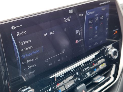 Used 2021 Toyota Highlander Platinum AWD/4WD image 55