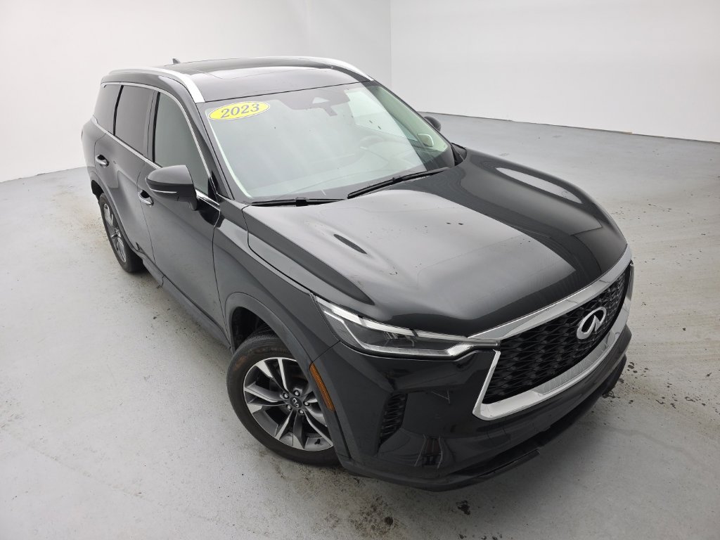 Used 2023 INFINITI QX60 Luxe w/ Vision Package AWD/4WD image 2
