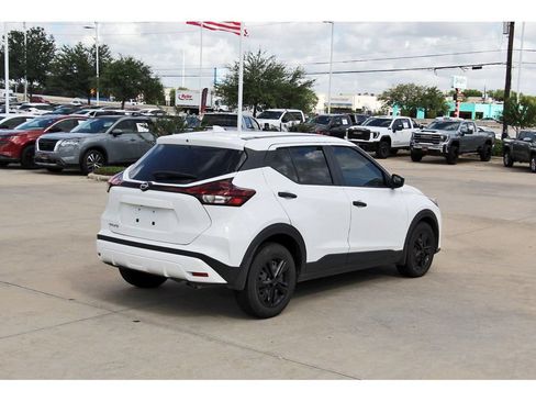 Used 2024 Nissan Kicks S FWD image 5