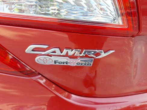 Used 2012 Toyota Camry LE FWD image 13