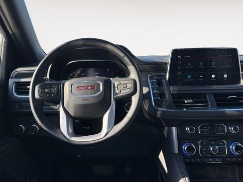 Used 2024 GMC Yukon SLT AWD/4WD image 12