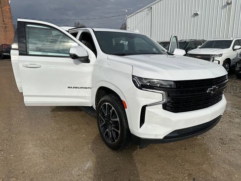 Used 2023 Chevrolet Suburban RST w/ Luxury Package image 39