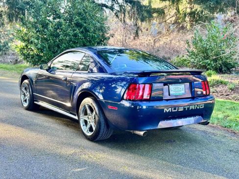 Used 2002 Ford Mustang Coupe image 3