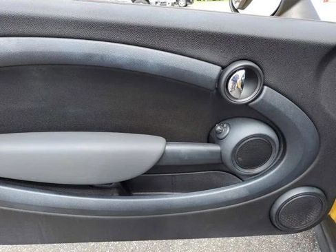 Used 2009 MINI Cooper Hardtop image 11