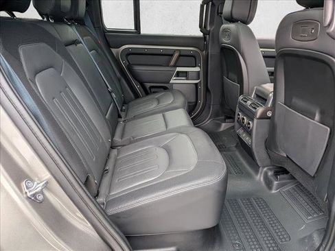 Used 2022 Land Rover Defender 110 X-Dynamic HSE image 23