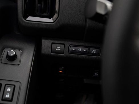 New 2026 Nissan Frontier PRO-4X w/ Pro-4x Convenience Package image 13