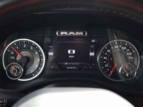 Used 2024 RAM 1500 Laramie AWD/4WD image 14