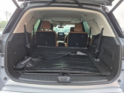 Used 2022 Nissan Pathfinder Platinum w/ Cargo Package FWD image 26