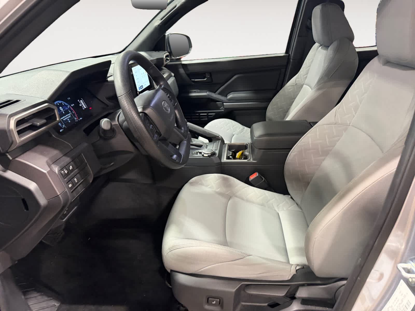 Used 2025 Toyota Tacoma SR5 AWD/4WD image 10