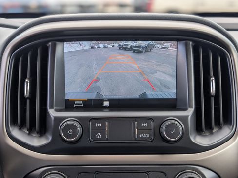 Used 2022 Chevrolet Colorado Z71 image 3