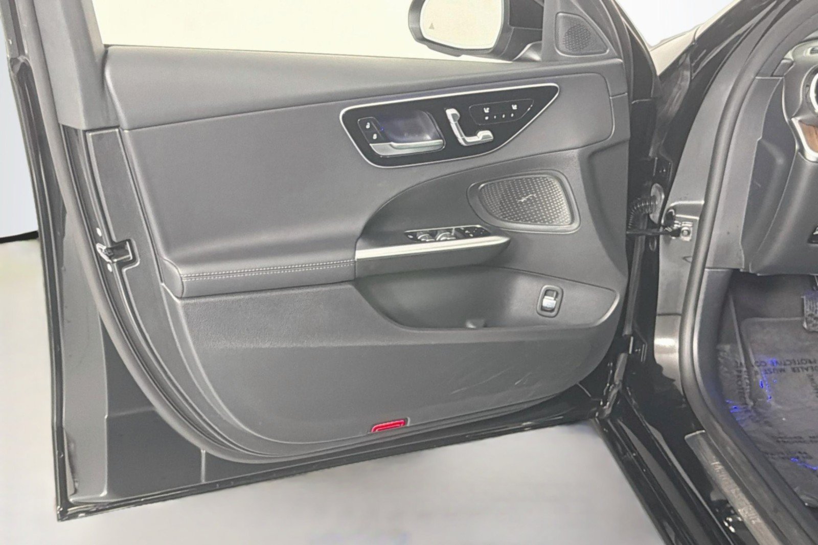 Used 2024 Mercedes-Benz C 300 Sedan image 23