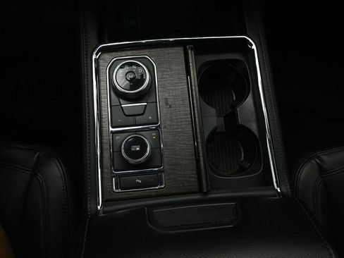 Used 2021 Ford Expedition Limited AWD/4WD image 28
