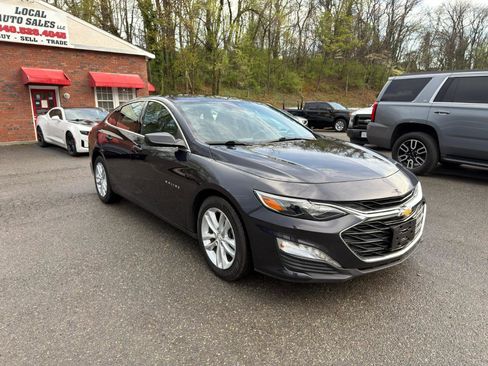 Used 2023 Chevrolet Malibu LT image 3