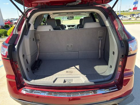 Used 2016 Chevrolet Traverse LTZ FWD image 17