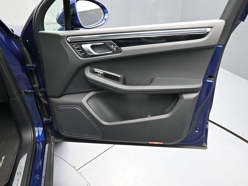Certified 2023 Porsche Macan S AWD/4WD image 30