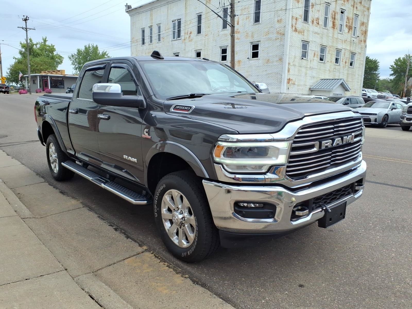 Used 2022 RAM 3500 Laramie AWD/4WD image 4