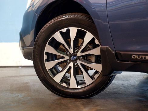 Used 2017 Subaru Outback 3.6R Limited image 13