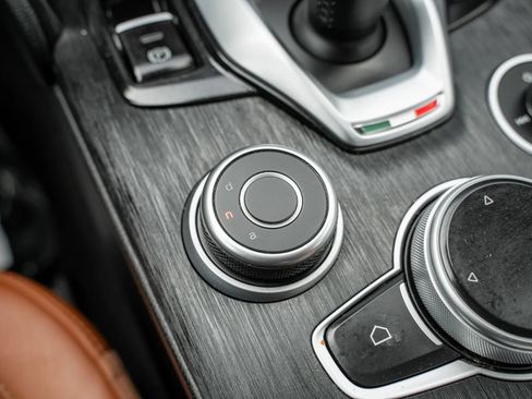 Used 2020 Alfa Romeo Giulia AWD w/ Cold Weather Package image 25