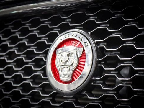 Used 2018 Jaguar F-PACE Prestige AWD/4WD image 11