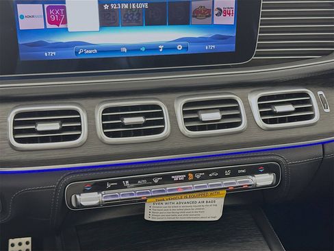 New 2026 Mercedes-Benz GLS 580 4MATIC image 17