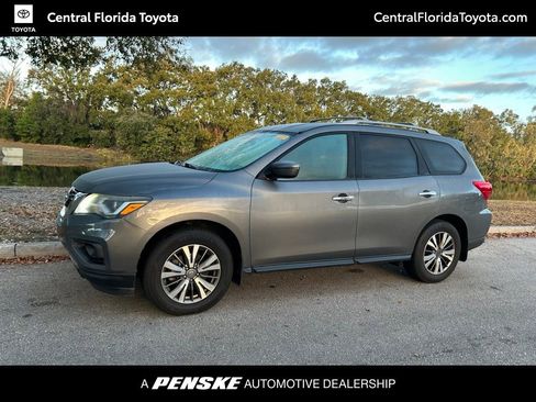 Used 2019 Nissan Pathfinder S image 1