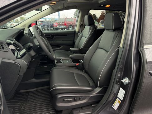 New 2026 Honda Odyssey Touring image 11
